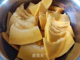 南瓜花卷的做法步骤：2