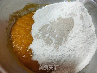 双色花卷的做法步骤：1