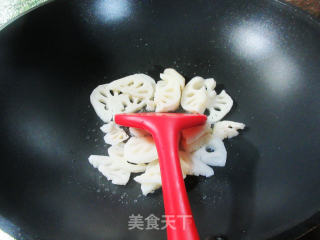 蛋饺莲藕煮毛毛菜的做法步骤：4