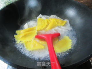 蛋饺莲藕煮毛毛菜的做法步骤：5