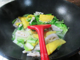 蛋饺莲藕煮毛毛菜的做法步骤：6