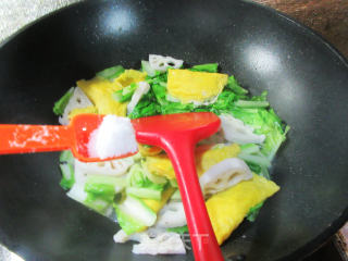 蛋饺莲藕煮毛毛菜的做法步骤：7