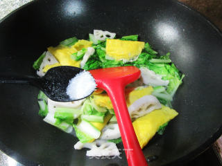 蛋饺莲藕煮毛毛菜的做法步骤：8