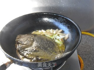 煎烧多宝鱼的做法步骤：5