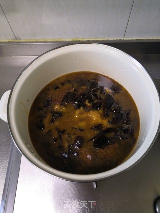 香卤肘子的做法步骤：8