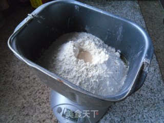 牛奶早餐面包的做法步骤：2