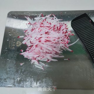 香菜萝卜丝的做法步骤：2