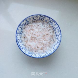 虾皮韭菜炒鸡蛋的做法步骤：1