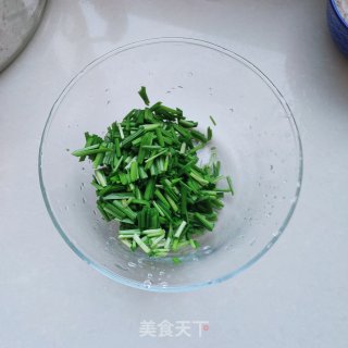 虾皮韭菜炒鸡蛋的做法步骤：2