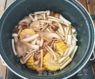 菌菇玉米汤的做法步骤：2