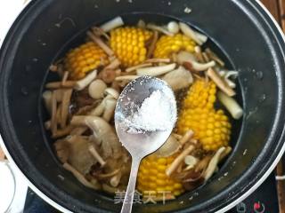 菌菇玉米汤的做法步骤：3