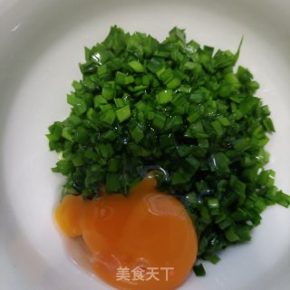韭菜煎蛋三明治的做法步骤：2