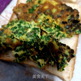 韭菜煎蛋三明治的做法步骤：8