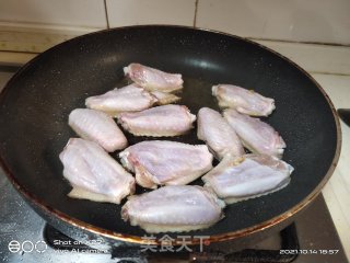 莲藕焖鸡中翅的做法步骤：2