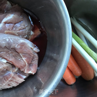 胡萝卜牛肉水饺的做法步骤：1