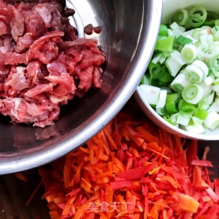 胡萝卜牛肉水饺的做法步骤：3