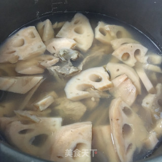 莲藕煲猪骨的做法步骤：6