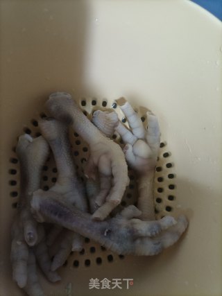 鸡爪烧花生的做法步骤：2