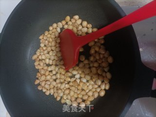 鸡爪烧花生的做法步骤：4
