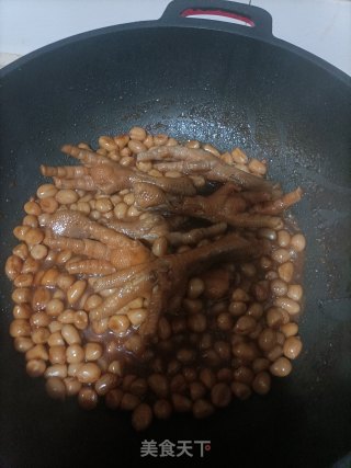 鸡爪烧花生的做法步骤：10
