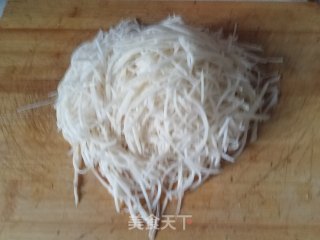 洋芋擦擦的做法步骤：2