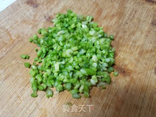 芹菜双米粥的做法步骤：2