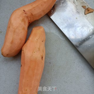 薯泥花朵开放三明治的做法步骤：1