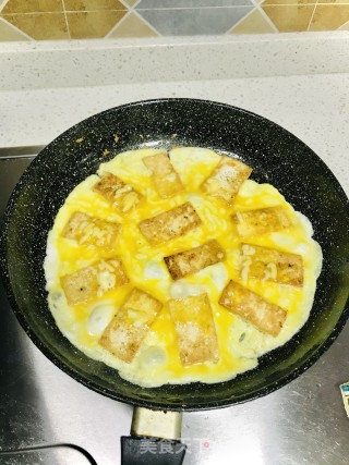 芝士豆腐煎蛋的做法步骤：6