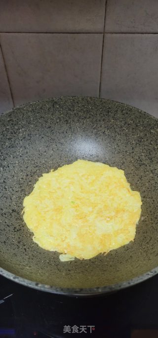 土豆丝鸡蛋饼的做法步骤：6