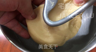 温莎排包，一次发酵法，操作简单，组织松软拉丝，奶香四溢巨好吃。的做法步骤：2