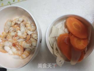 虾仁炒莲藕的做法步骤：1