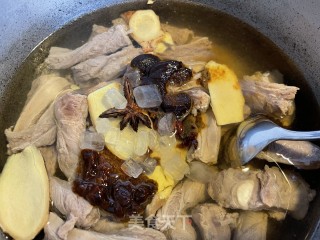 牛坑腩焖萝卜的做法步骤：4