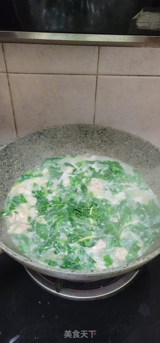 粉肠瘦肉枸杞叶汤的做法步骤：6