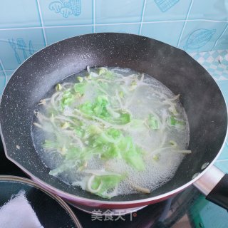 油泼刀削面的做法步骤：4