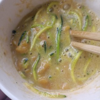薯泥南瓜蛋饼的做法步骤：8