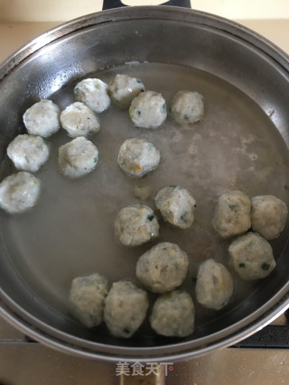 咖喱手打鱼丸面的做法步骤：3