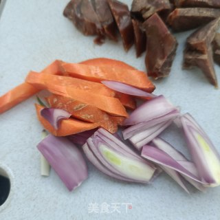 “萝卜”青萝卜炖酱牛肉的做法步骤：3