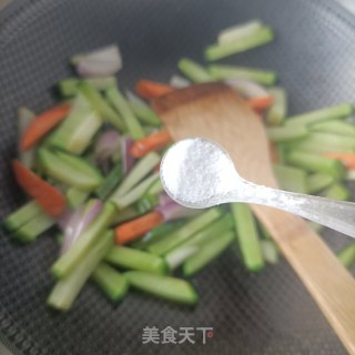 “萝卜”青萝卜炖酱牛肉的做法步骤：6