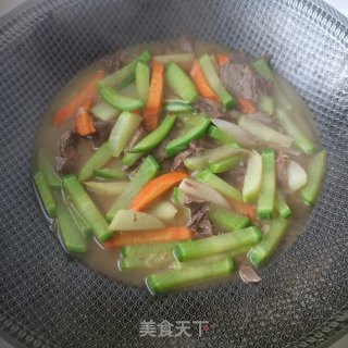 “萝卜”青萝卜炖酱牛肉的做法步骤：11