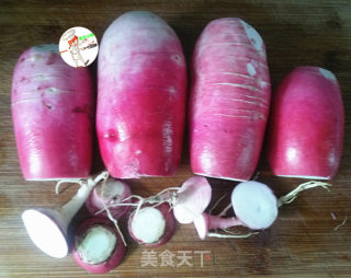 简易版的韩式凉拌萝卜丝的做法步骤：1