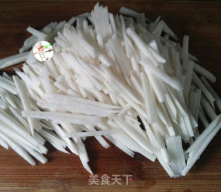 简易版的韩式凉拌萝卜丝的做法步骤：3