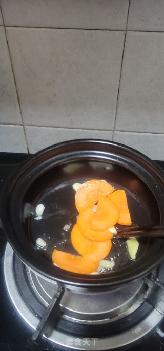 油豆腐肉片煲的做法步骤：6