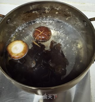 老鸹撒的做法步骤：2