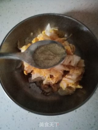 五花肉酸菜卷的做法步骤：5