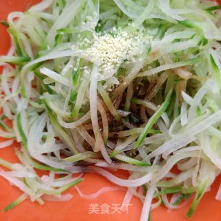 “萝卜”午餐肉拌萝卜的做法步骤：9