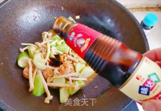 鲜虾丝瓜白玉菇的做法步骤：10