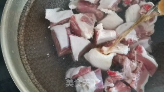 白萝卜炖鸭肉的做法步骤：5