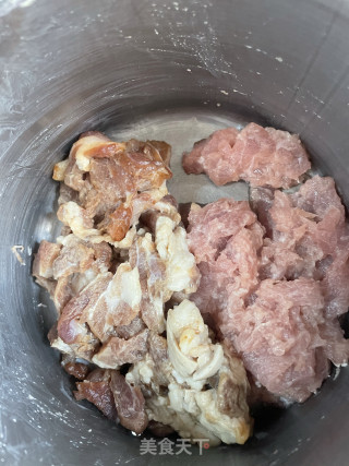 家庭版小炒肉的做法步骤：1