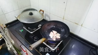 猪肉炖粉条的做法步骤：2