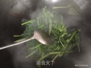 清炒油菜的做法步骤：2